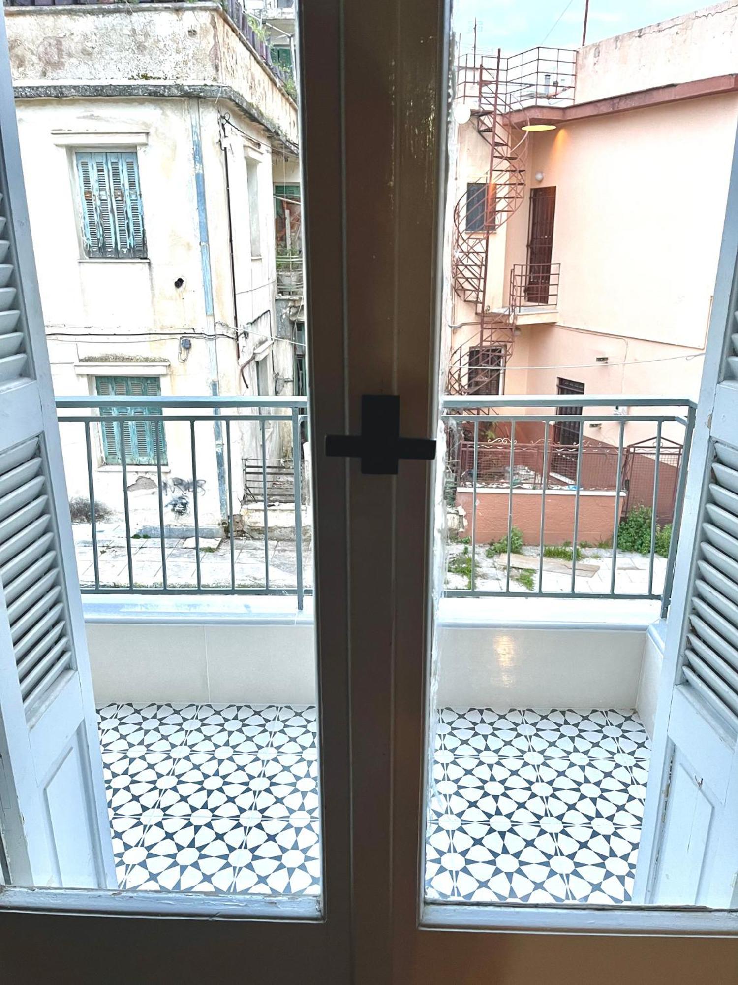 Retro Apartment Patras Extérieur photo